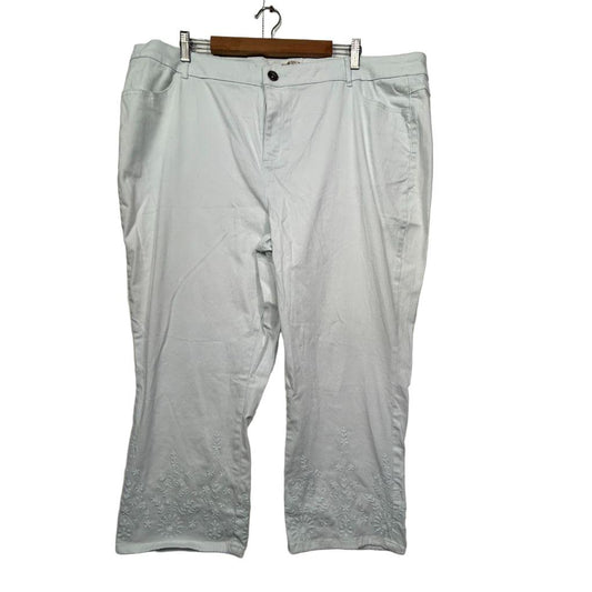 Regatta Woman White Cotton Capri Pants - Size 22