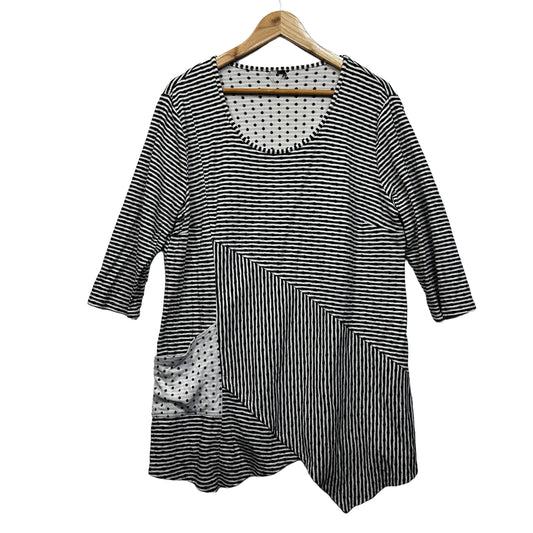 Taking Shape Black and White Cotton Top - Size 16/18