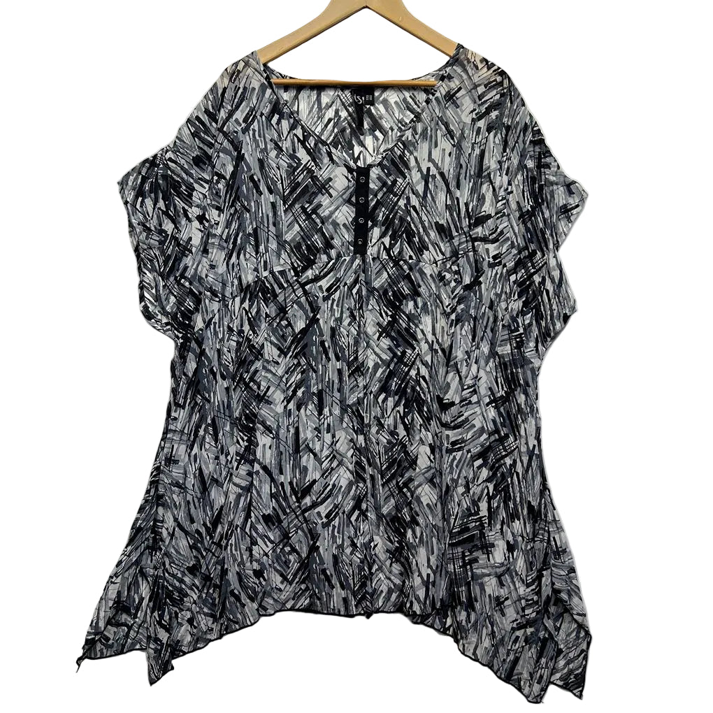 Taking Shape Black and White Print Top - Size 24
