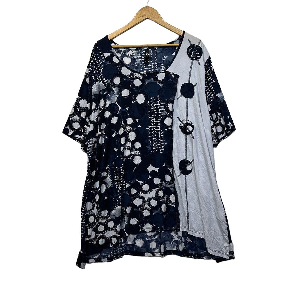 Taking Shape Navy Abstract Print Top - Size 22/XL