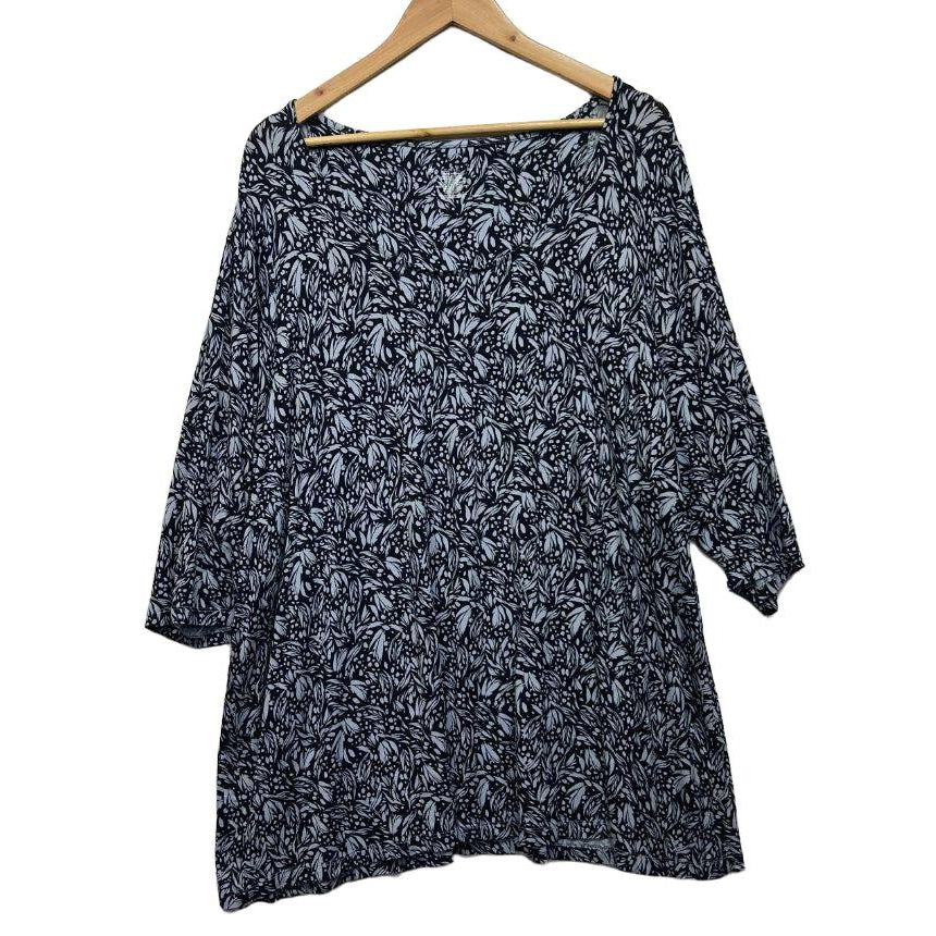 Target Curve Navy Top - Size 26