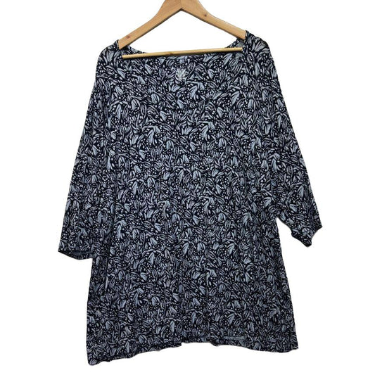 Target Curve Navy Top - Size 26