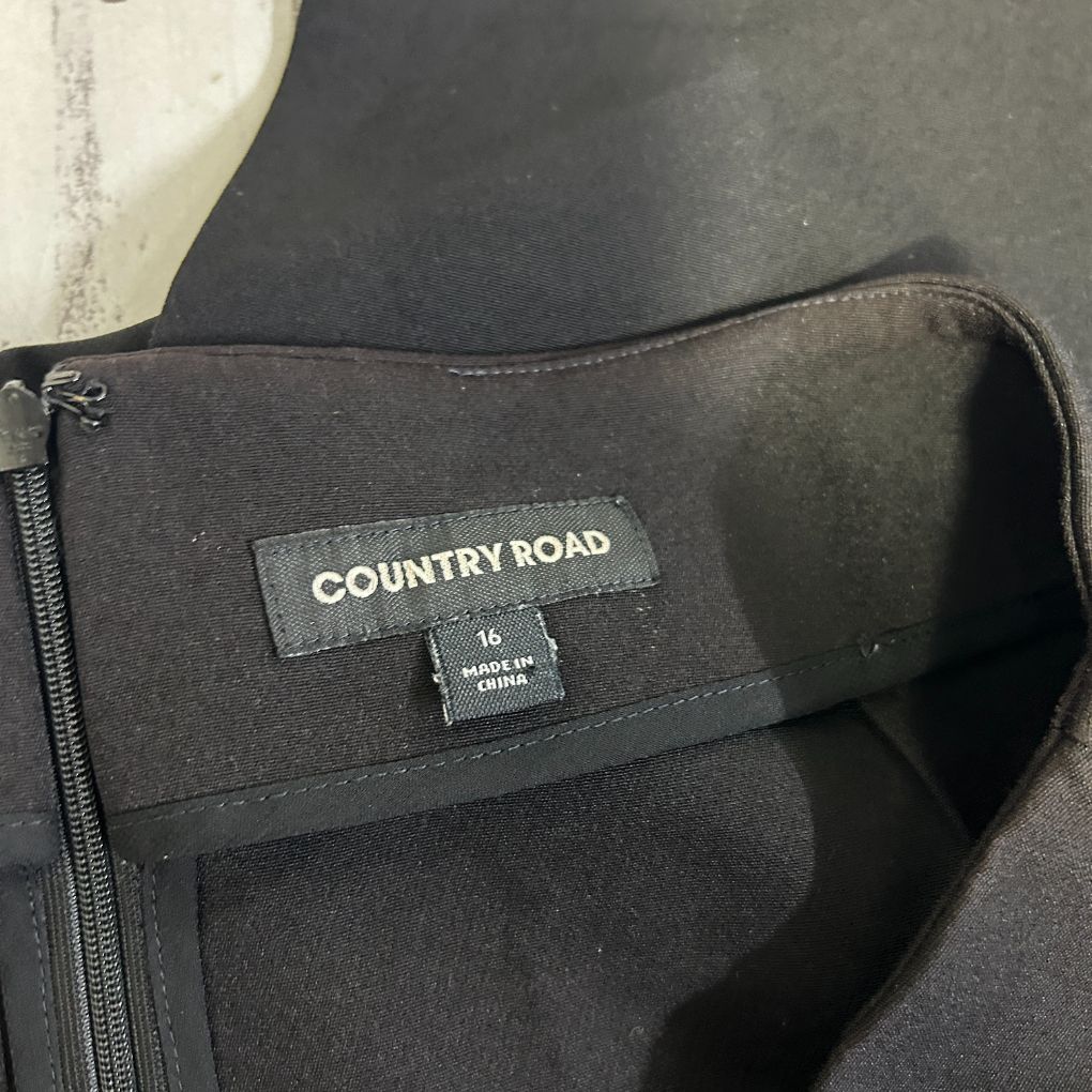 Black jacket label detail view