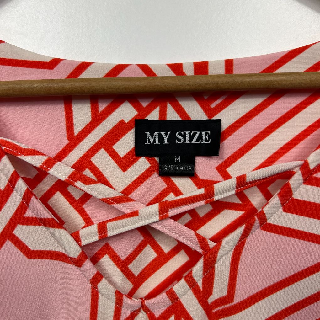 Red and white striped top label view