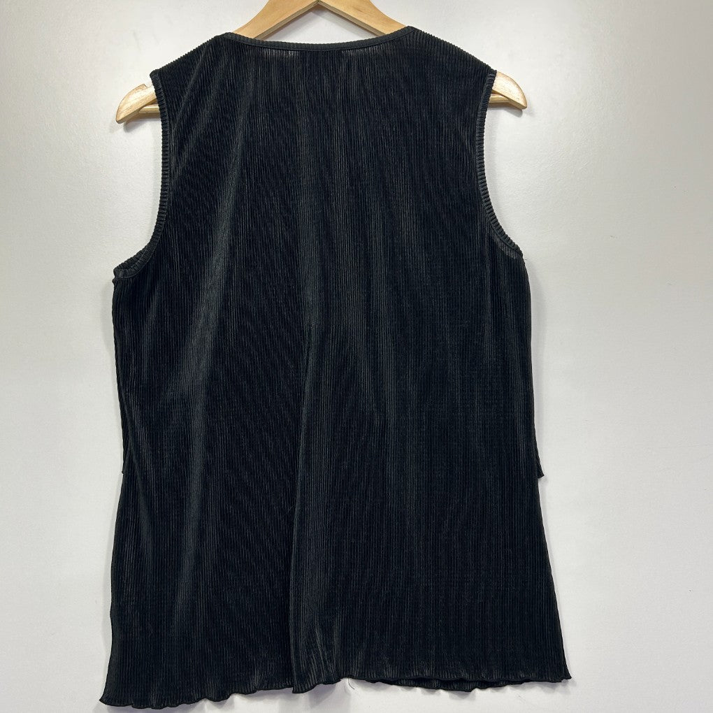 Black pleated sleeveless top back view