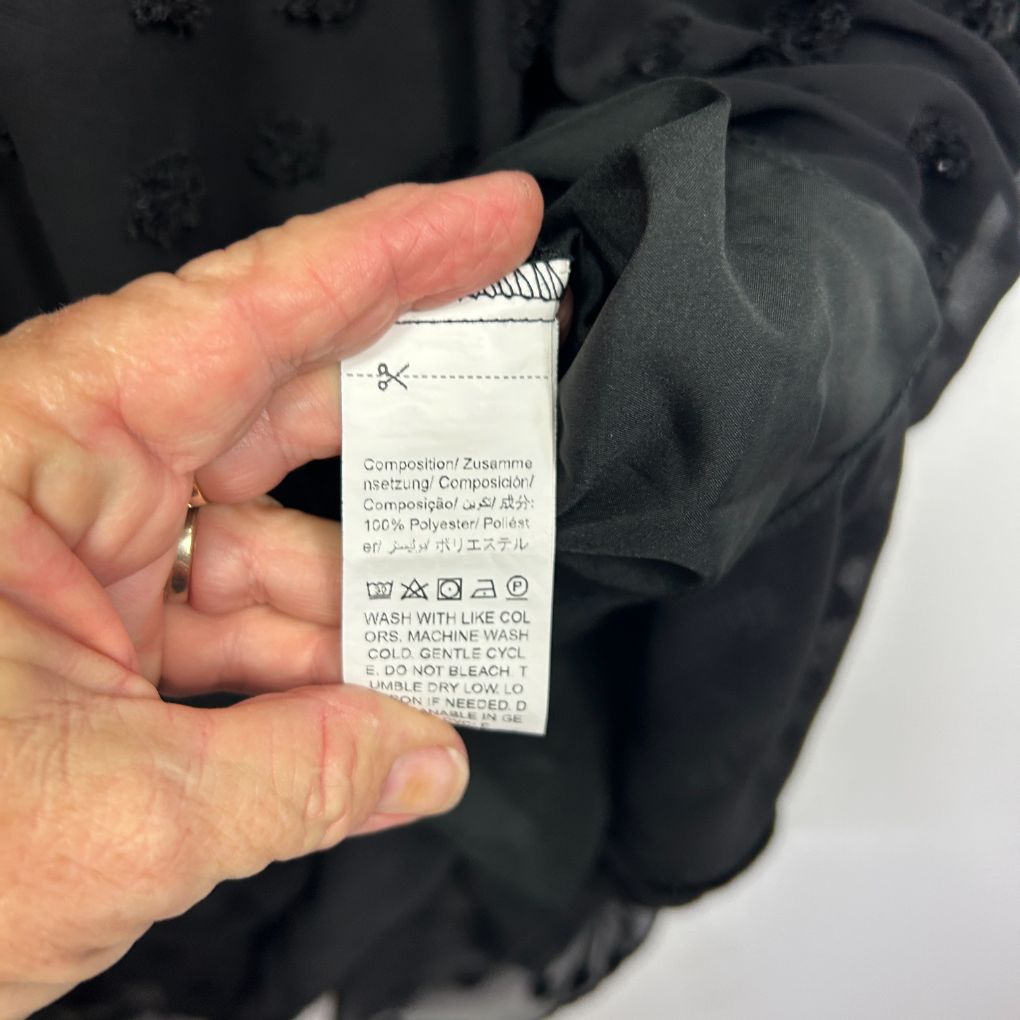Black jacket label detail view