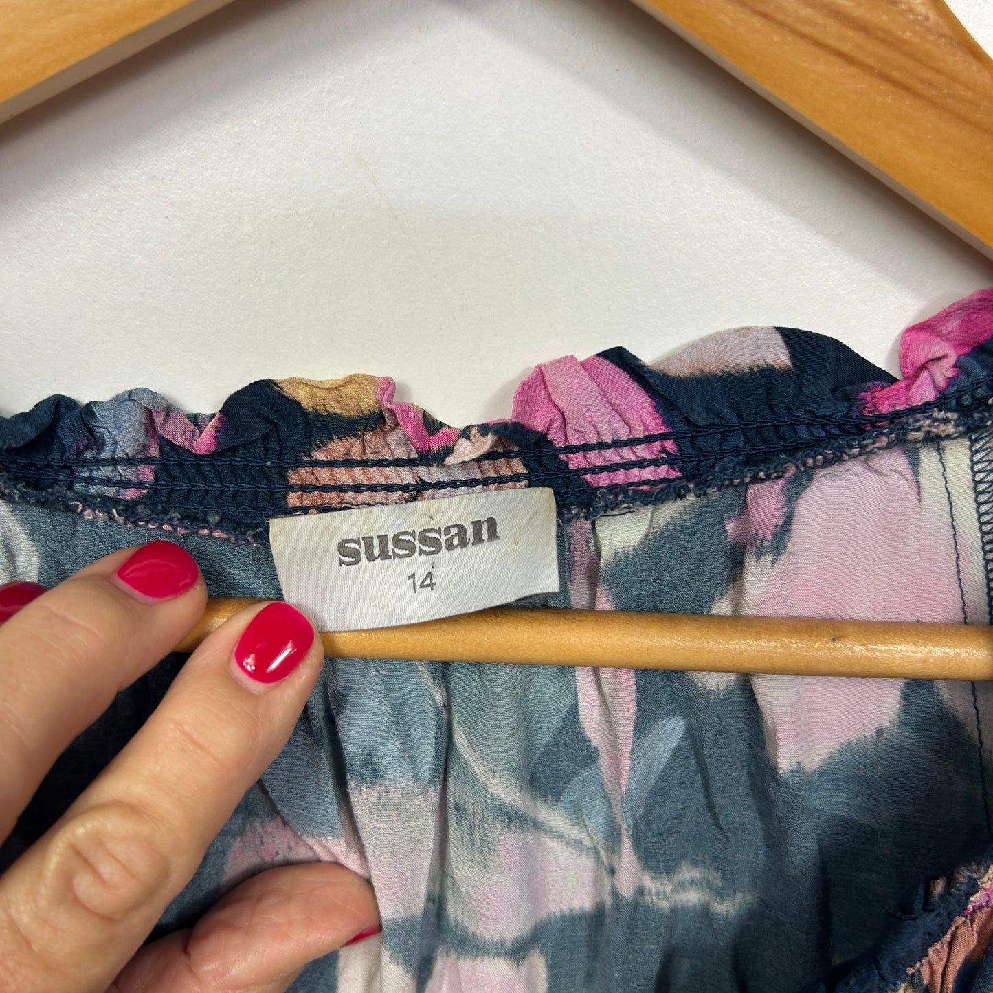 Sussan size 14 top label detail view