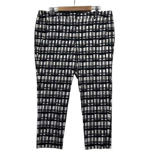 Black and white geometric patterned cropped pants front view