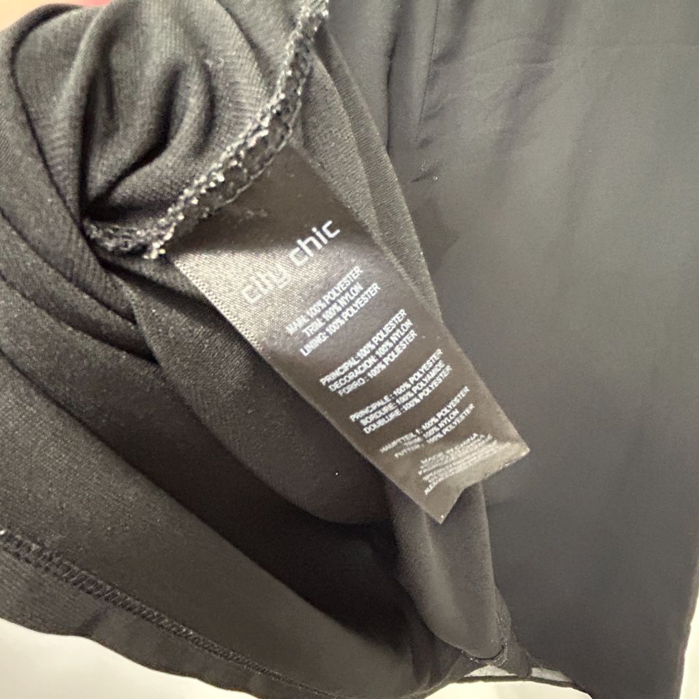 Grey jacket label detail view