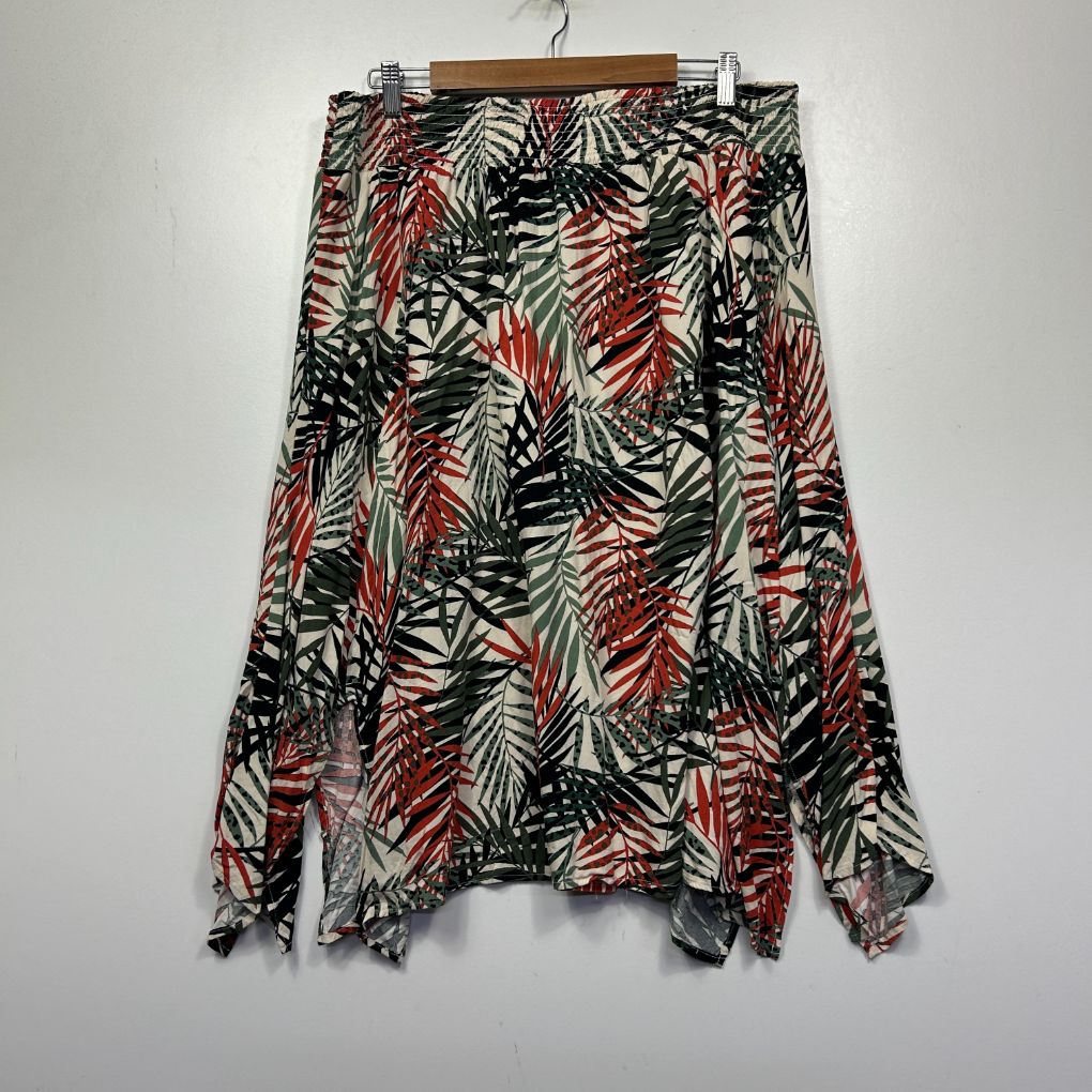 Multicolour patterned skirt front view