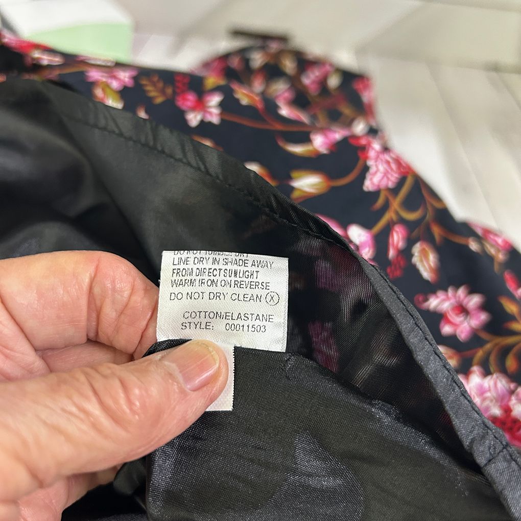 Katies Black Pink Floral Cotton Skirt - Size 16