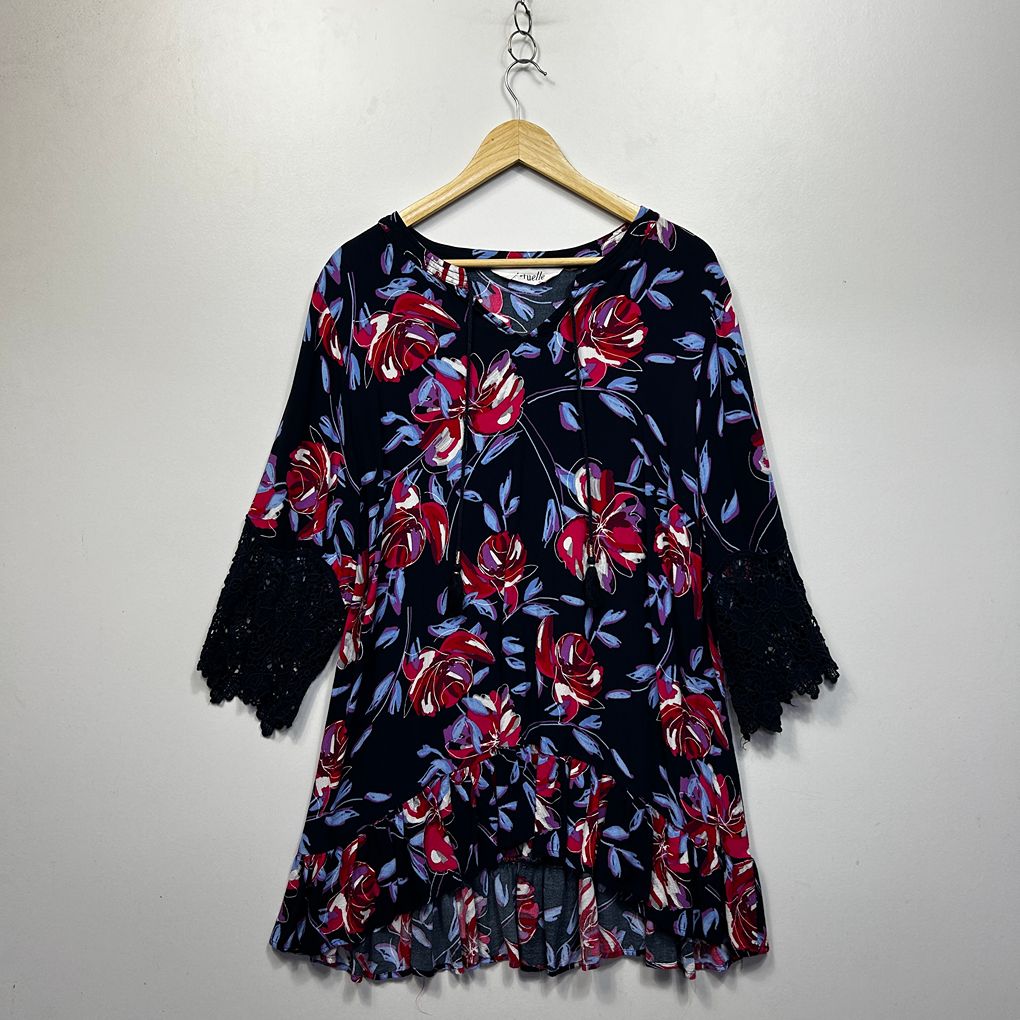 Virtuelle Navy Floral Lace Trim Plus Size Tunic Top - Size 16