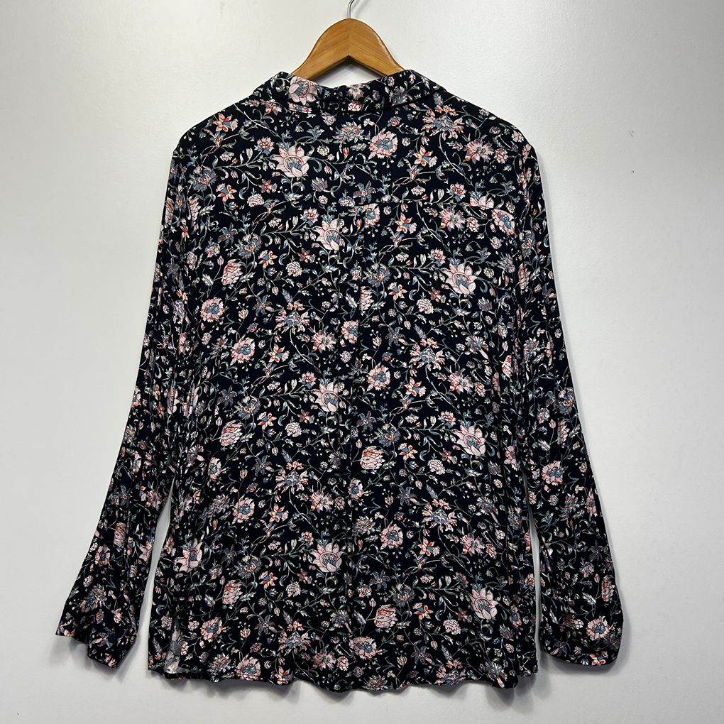 Suzanne Grae Navy Floral Top - Size 16