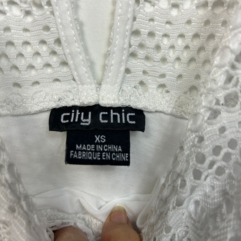 City Chic White Top - Size 14/XS