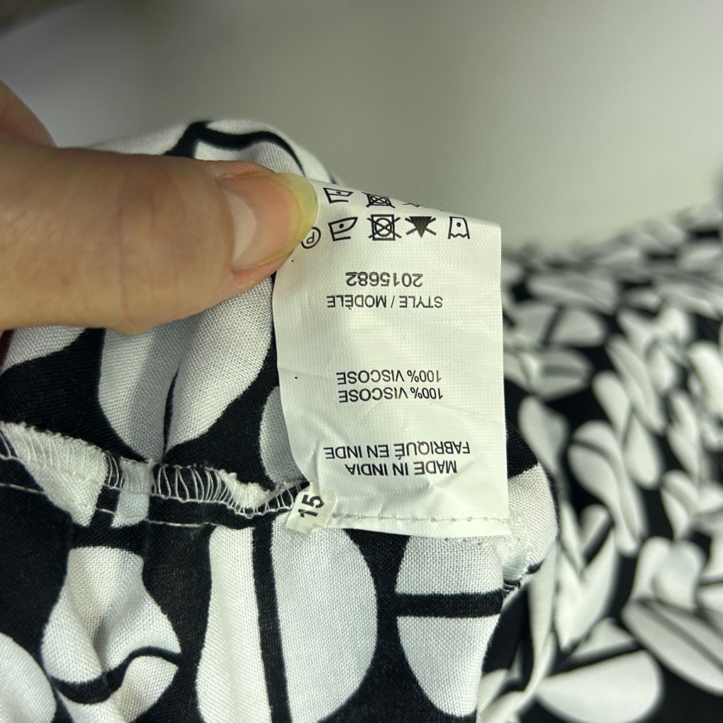 Katies Black and White Print Top - Size 18
