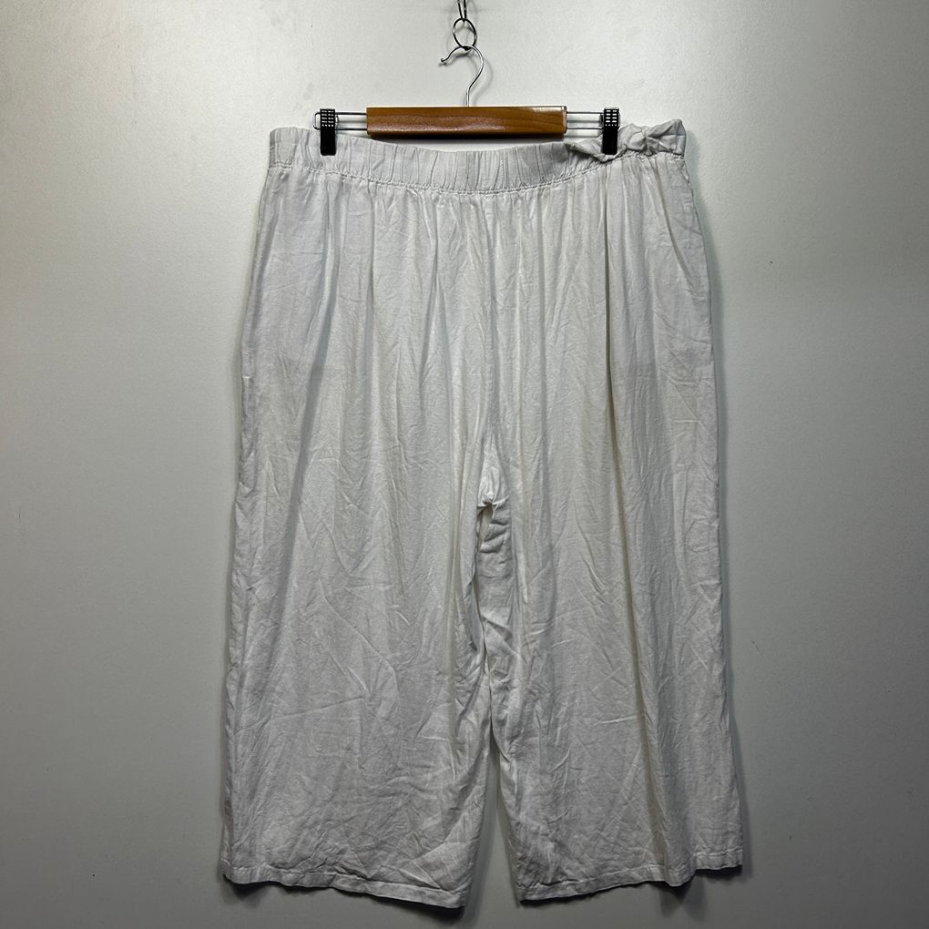 Suzanne Grae White Plus Size Linen Cropped Pants - Size 18
