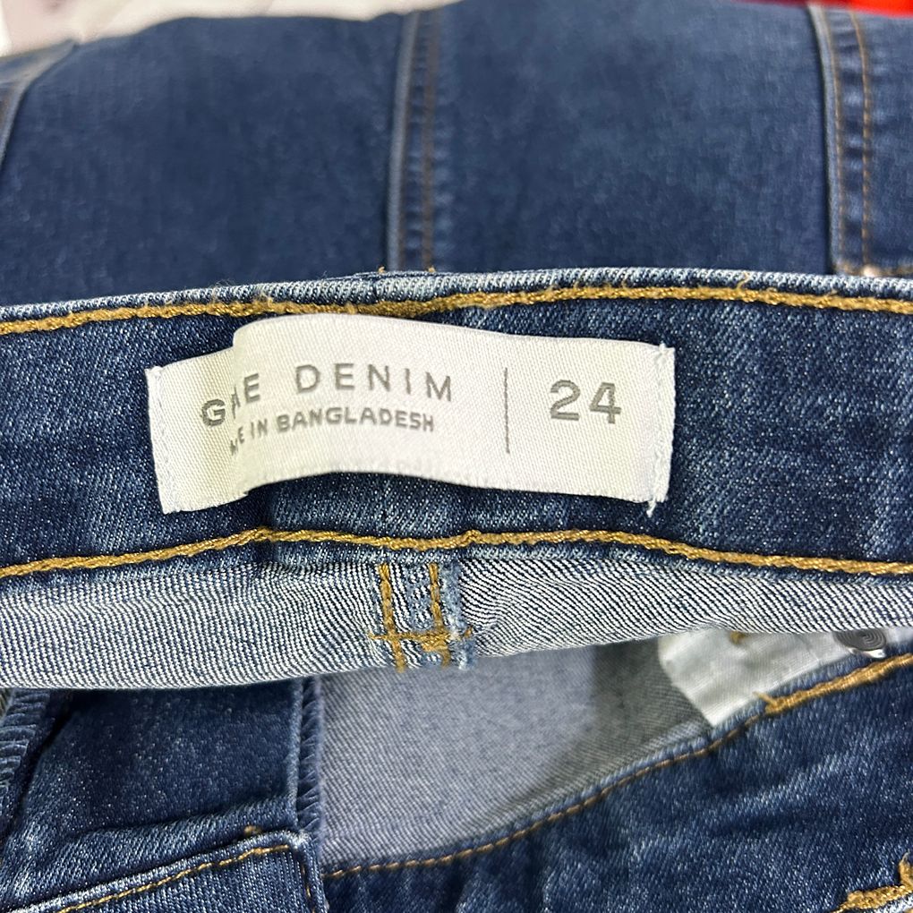 Suzanne Grae Denim Blue Denim Shorts - Size 24