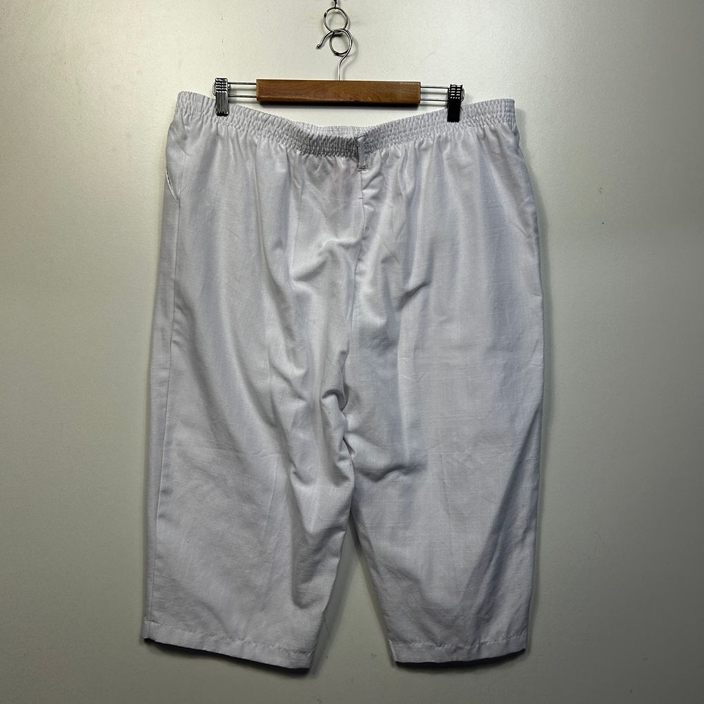 Millers White  Cropped Pants - Size 20