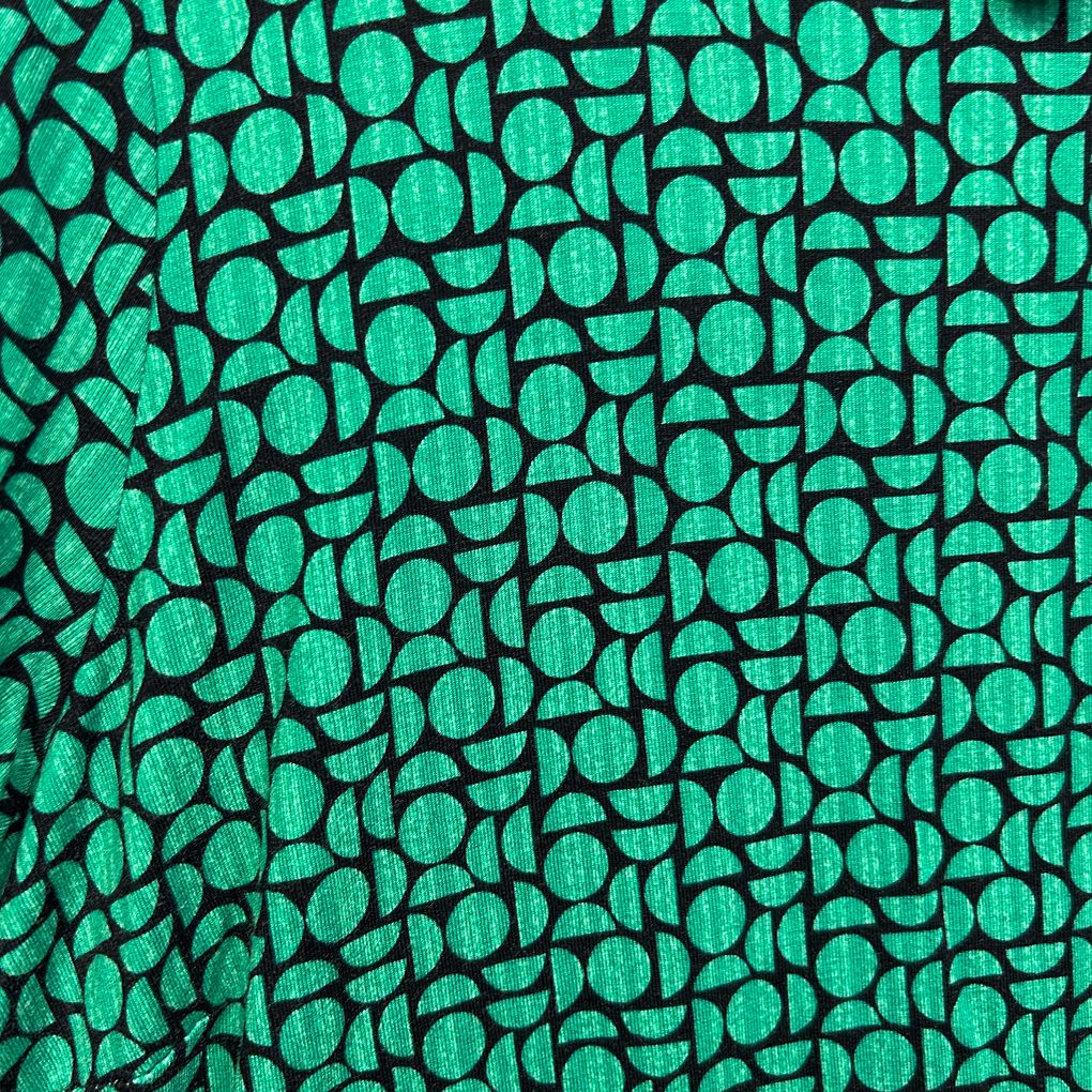 Taking Shape Green Geometric Print Top - Size 18