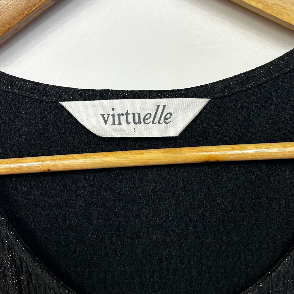 Virtuelle Black Gold Metallic Plus Size Top - Size S/16