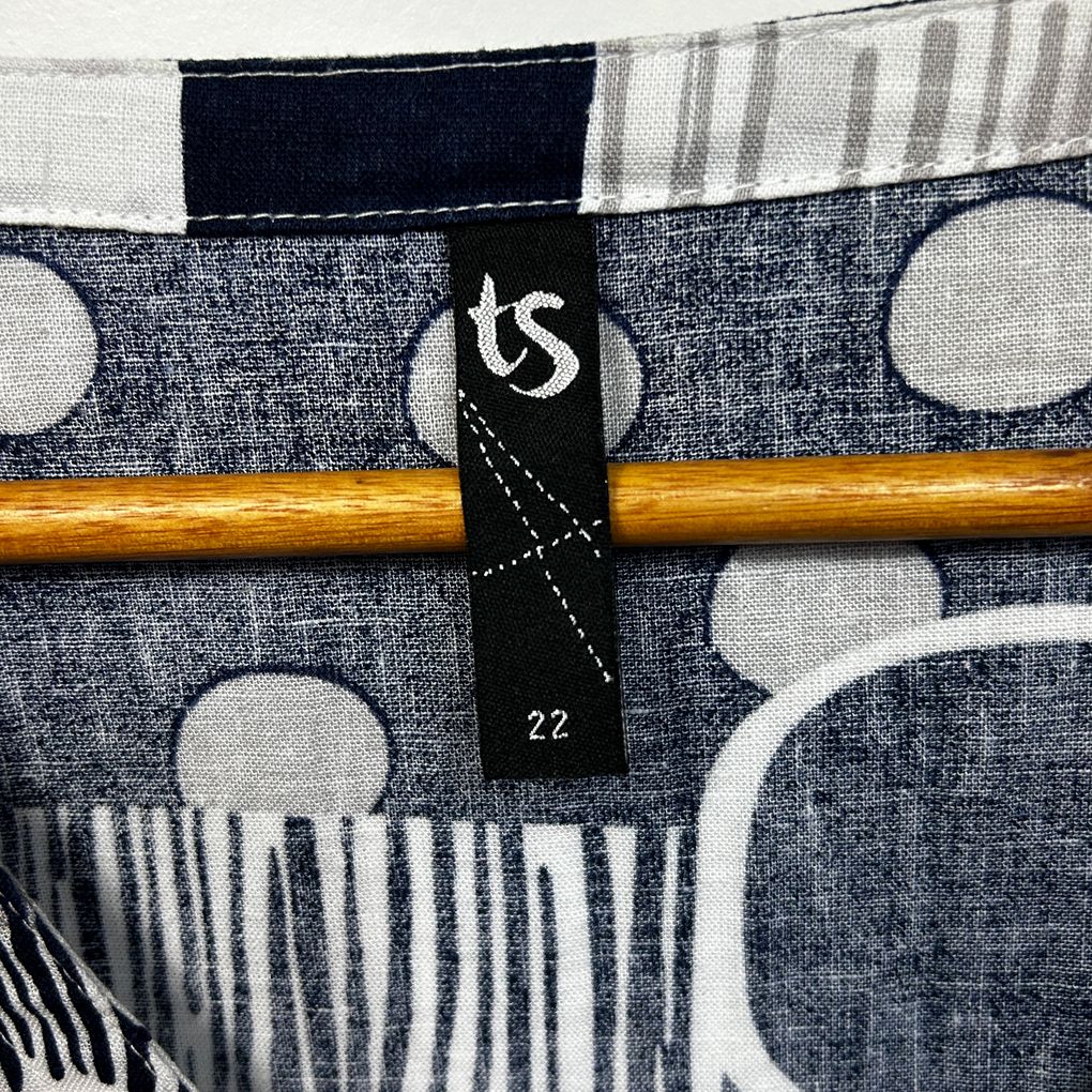 Taking Shape Navy and White Print Linen Top - Size 22