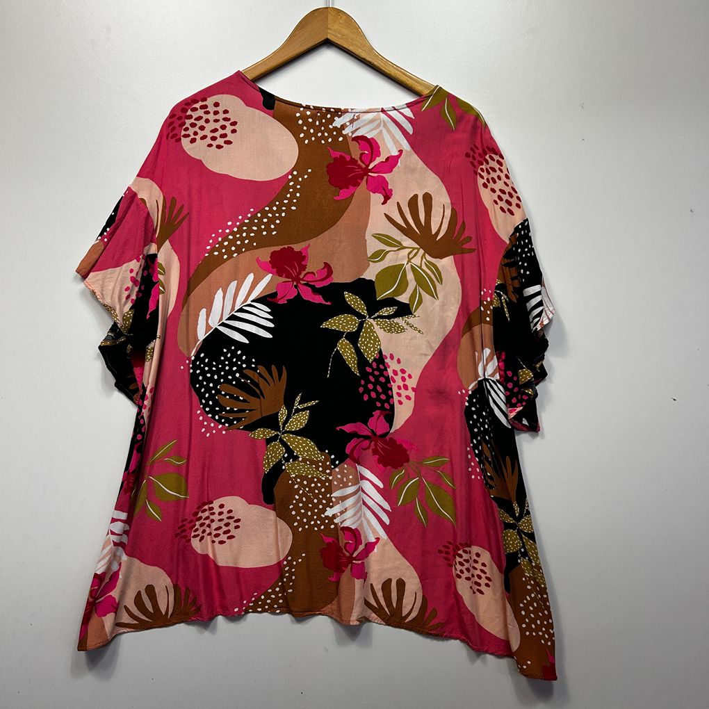 Unique Collections Pink Floral Top - Size 16/18