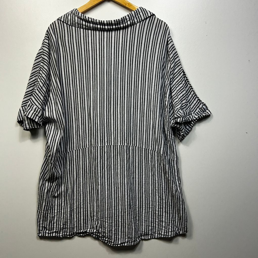 Autograph Black and White Striped Button Up Shirt - Size 18 (fault)