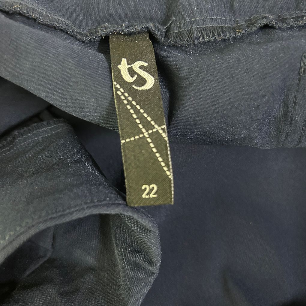 Taking Shape Navy Plus Size Cropped Pants - Size 22