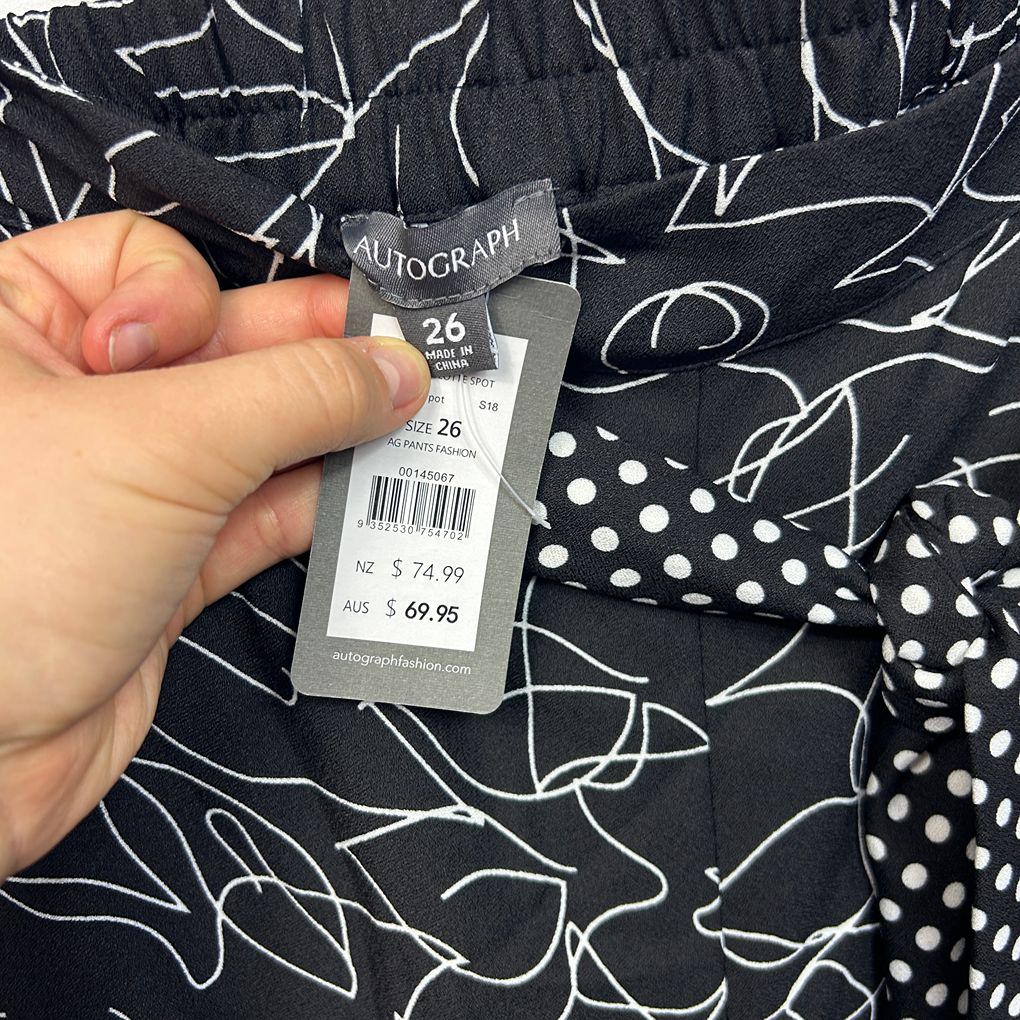 Autograph Black Floral Plus Size Cropped Pants - Size 26 RRP $69.95