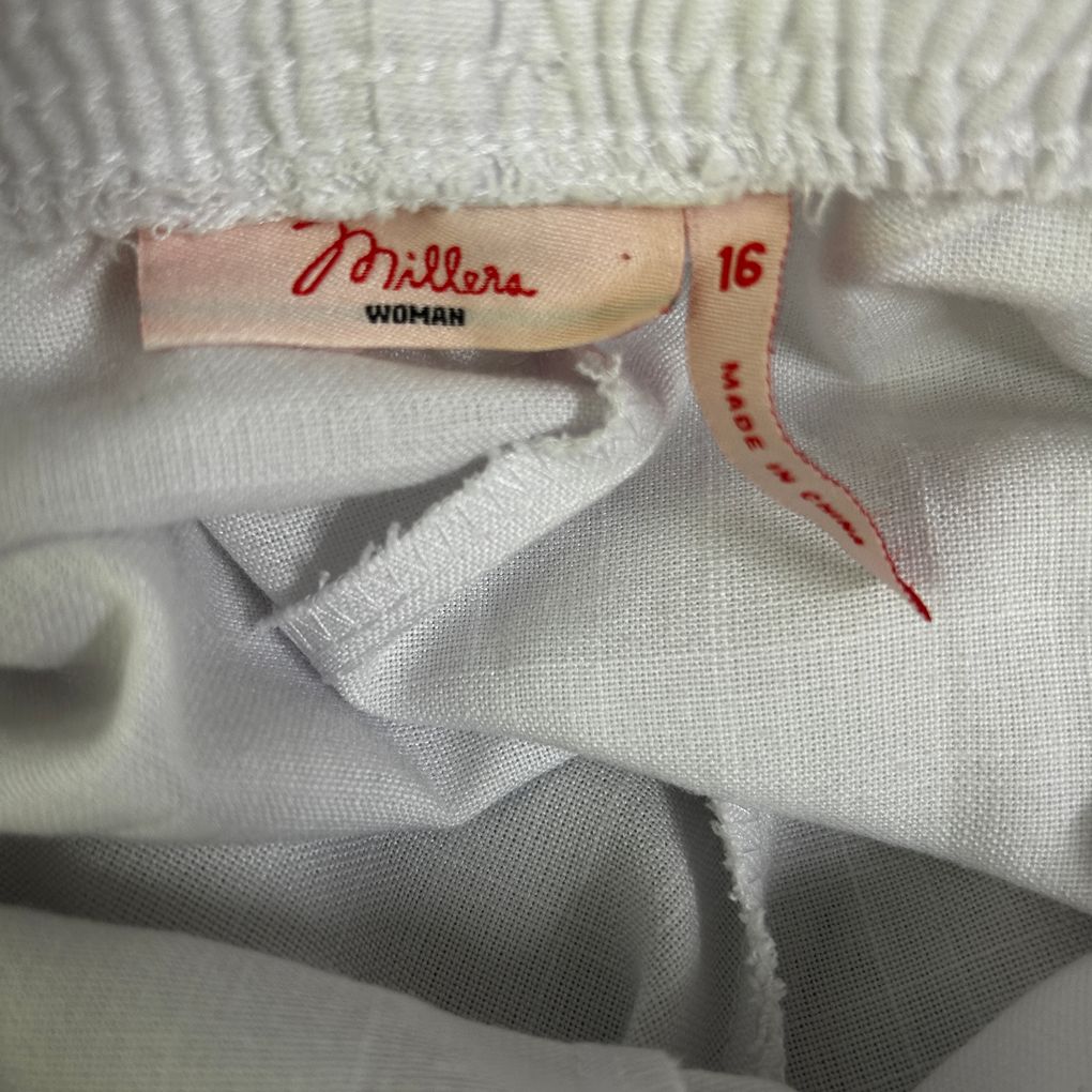 Millers White Shorts - Size 16