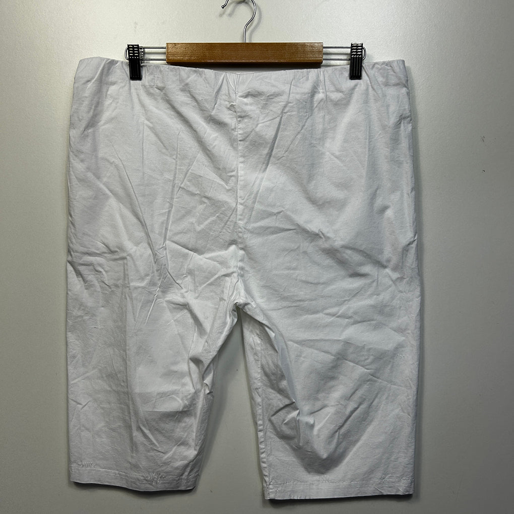 Orientique White Cotton Shorts - Size 18