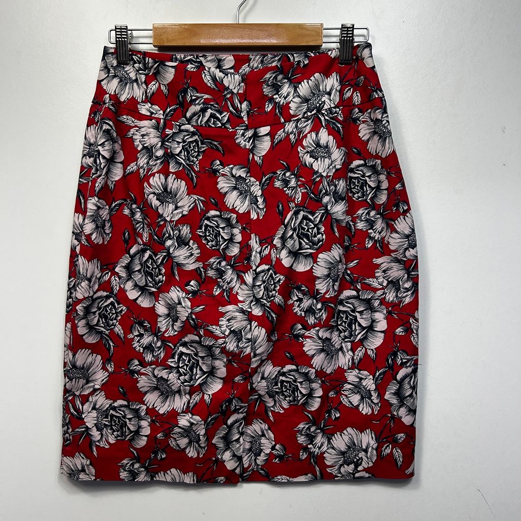 Review Red Floral Cotton Skirt - Size 12