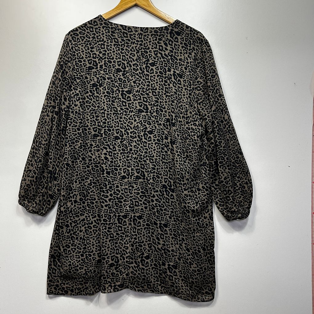 Katies Leopard Print Top - Size 16