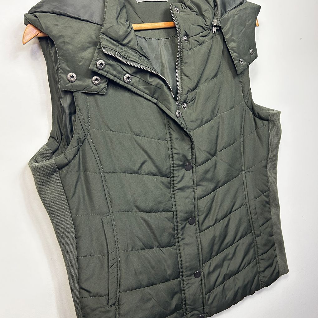 Katies Green Plus Size Hooded Puffer Vest - Size 18