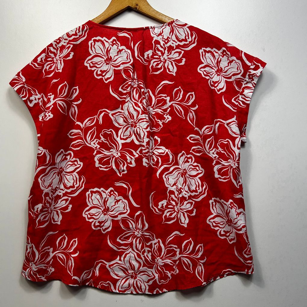 Jacqui E Red Floral Linen Top - Size 18