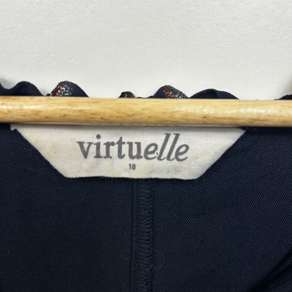 Virtuelle Navy Long Sleeve Plus Size Top - Size 18