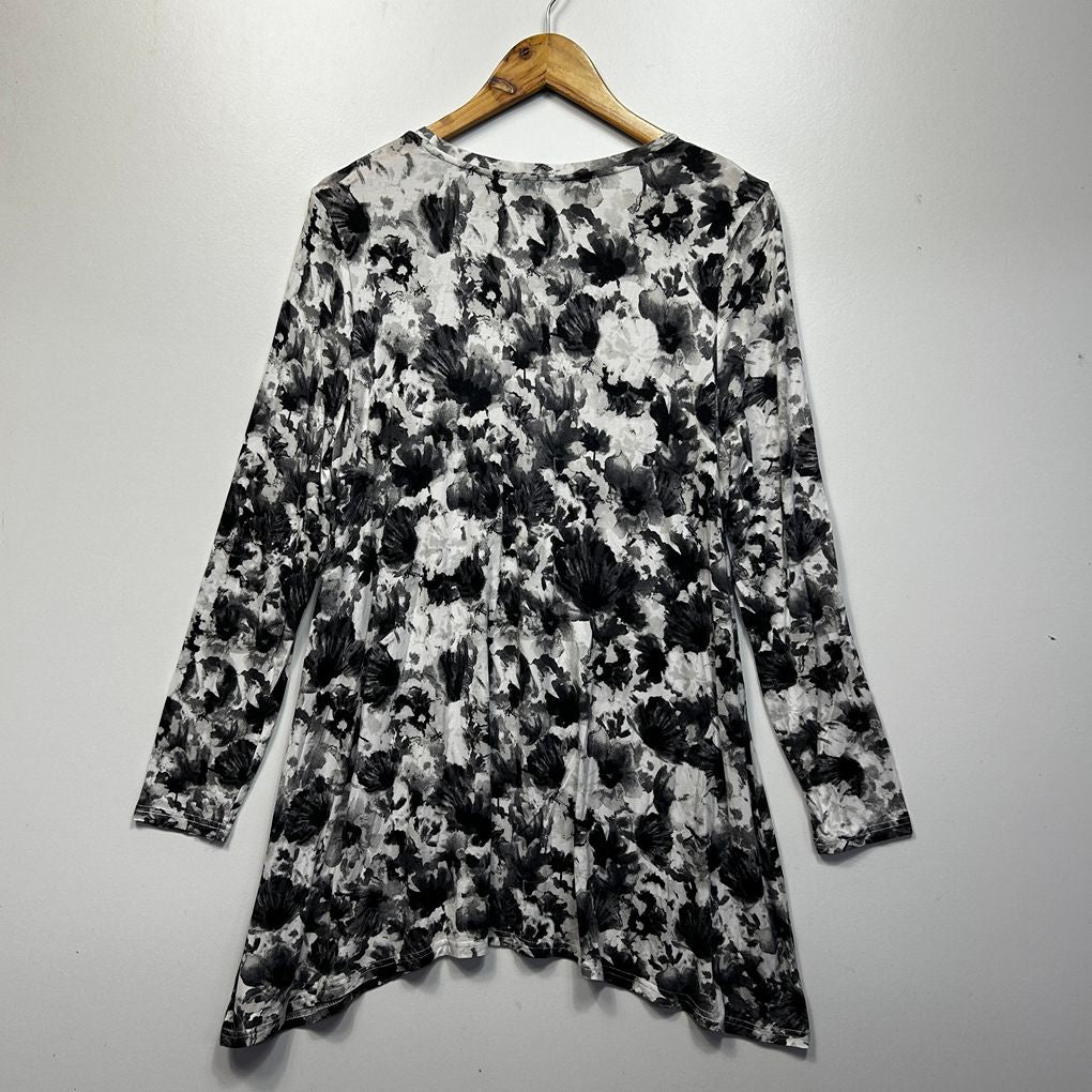 Blue Illusion Black White Floral Top - Size XL