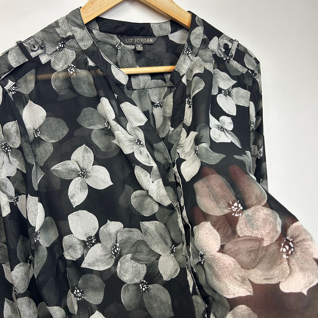 Liz Jordan Black Floral Plus Size Top - Size 18