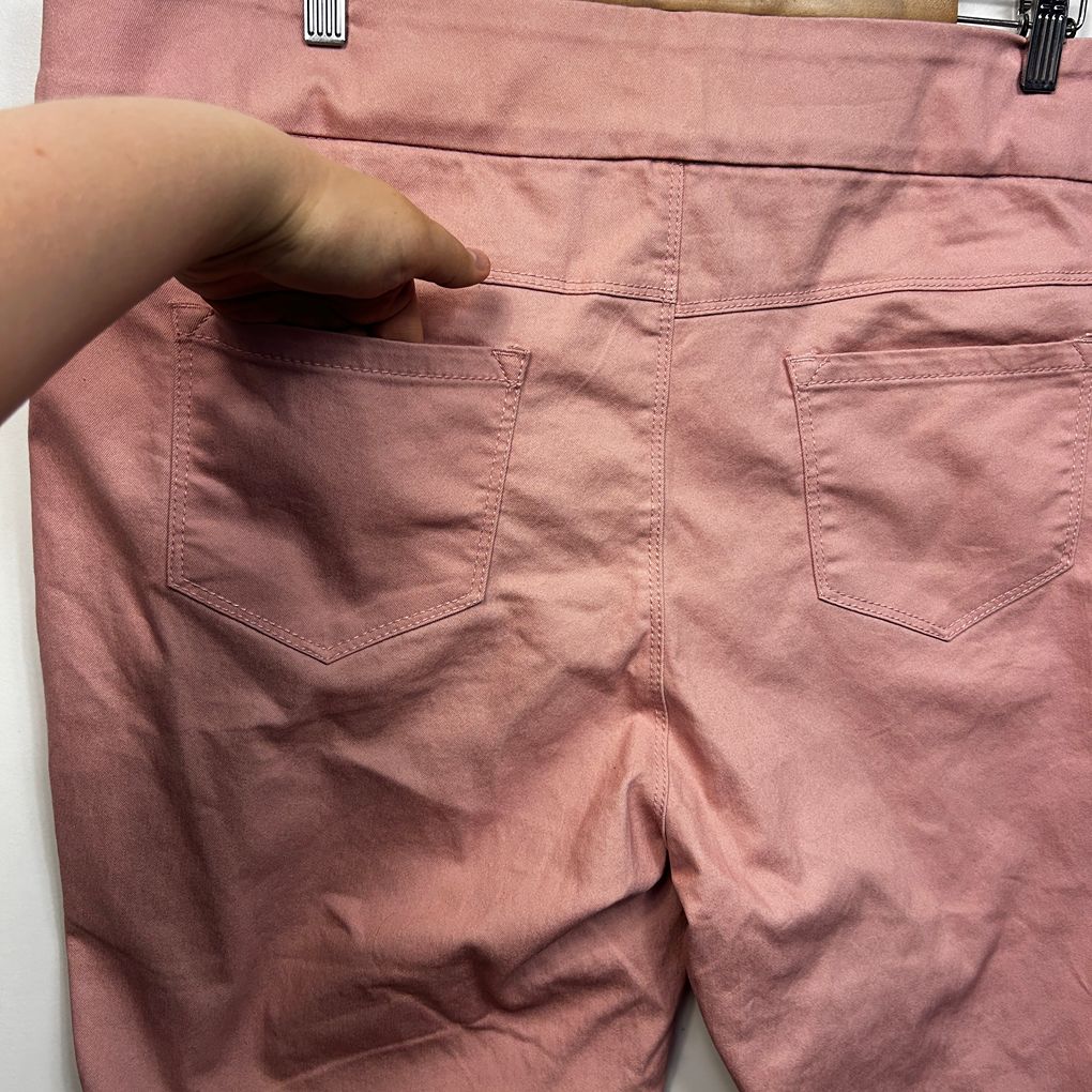 Breakers Pink Plus Size Cotton Capri Pants - Size 20