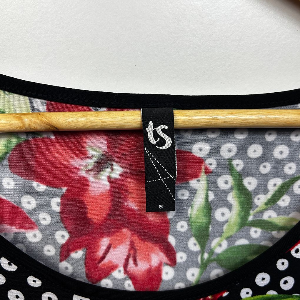 Taking Shape Black & Red Floral Spot Dress - Size 16/S