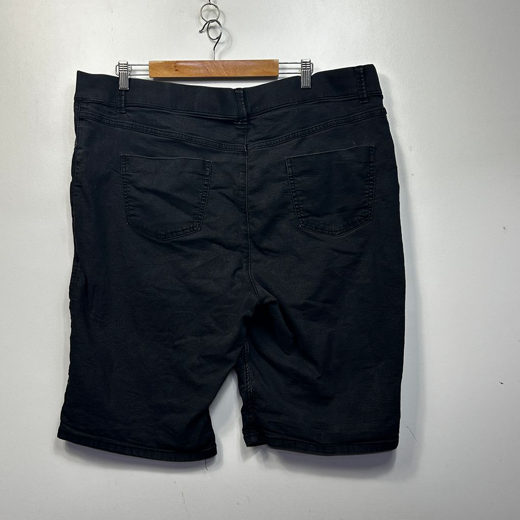 Avella Black Plus Size Denim Shorts - Size 22 (fault - marks)