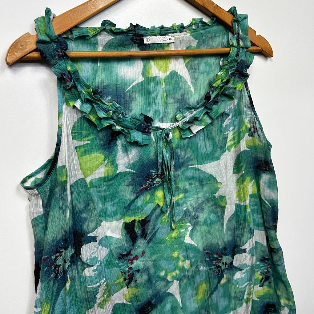 Target Green Plus Size Floral Sleeveless Top - Size 18