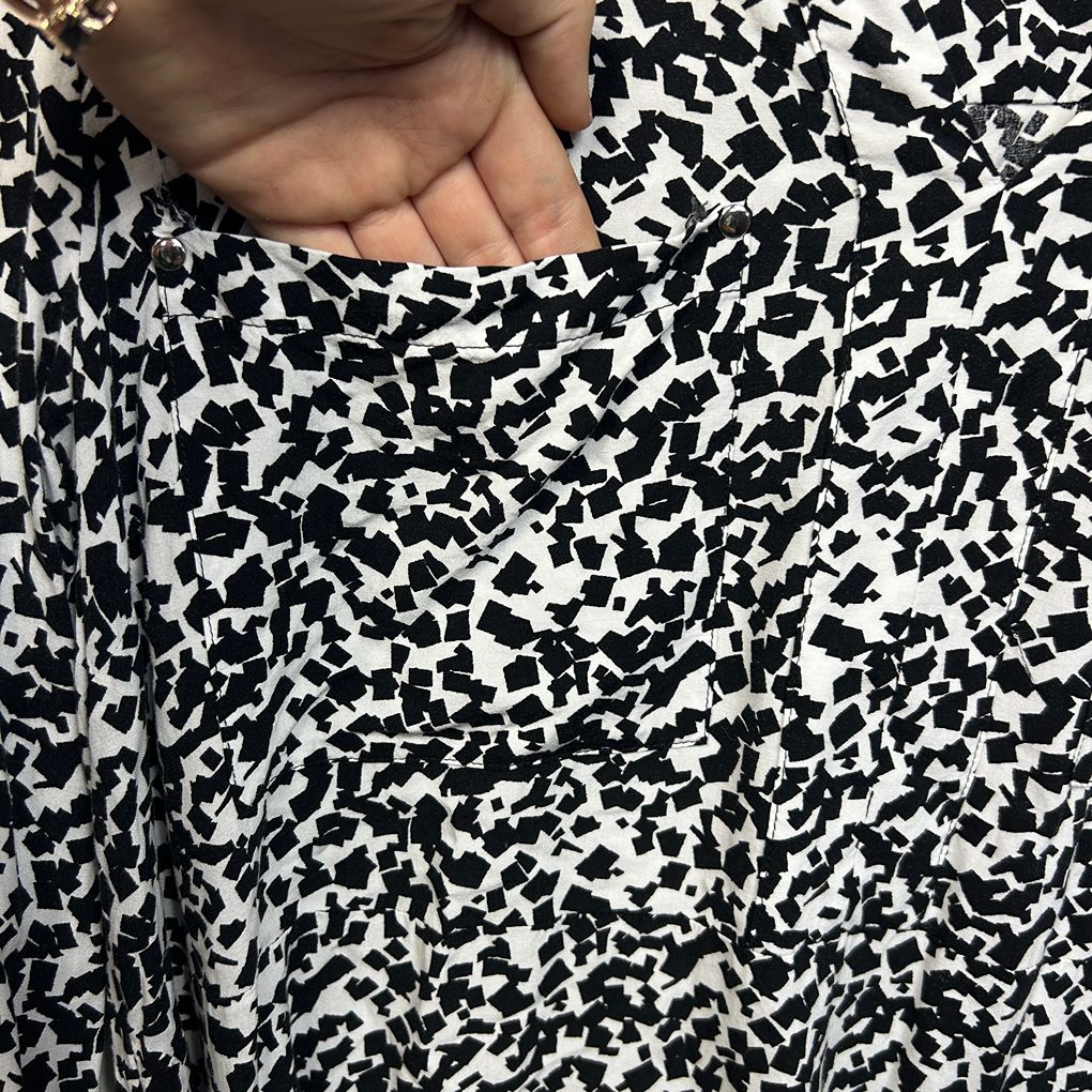 Portmans Black and White Top - Size 14