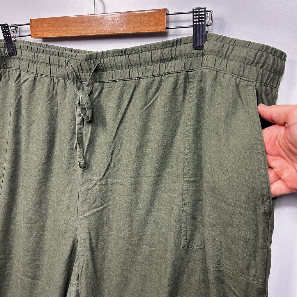 Suzanne Grae Olive Green Plus Size Linen Cropped Pants - Size 24