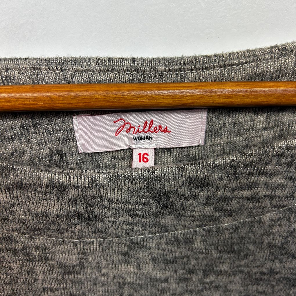 Millers Knit Long Sleeve Top - Size 16
