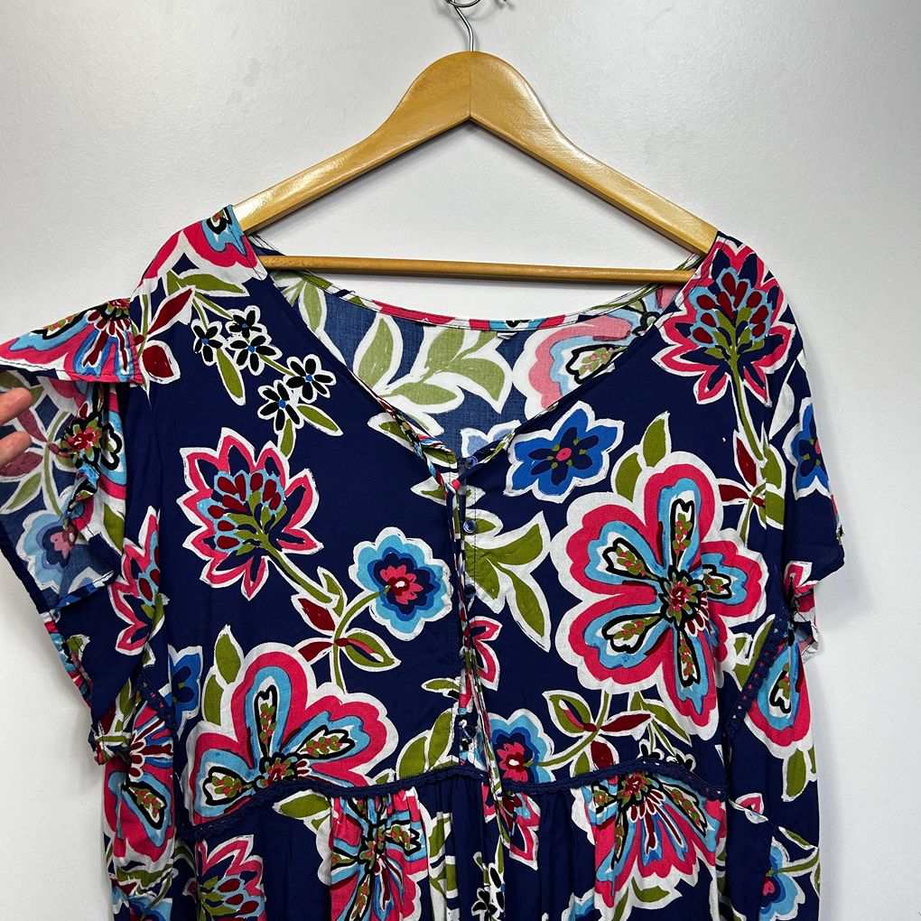 Navy Floral Top - Size 20/22