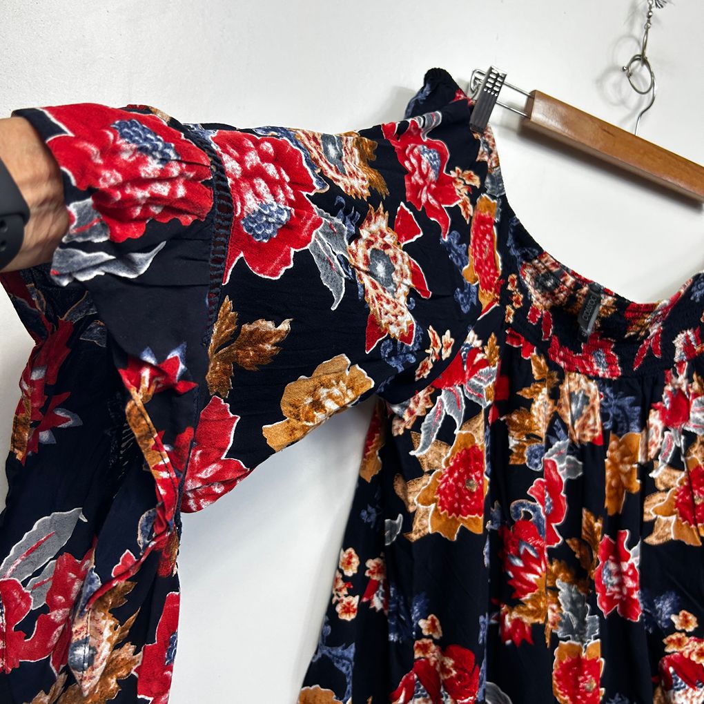 Crossroads Black Floral Off The Shoulder Top - Size 22