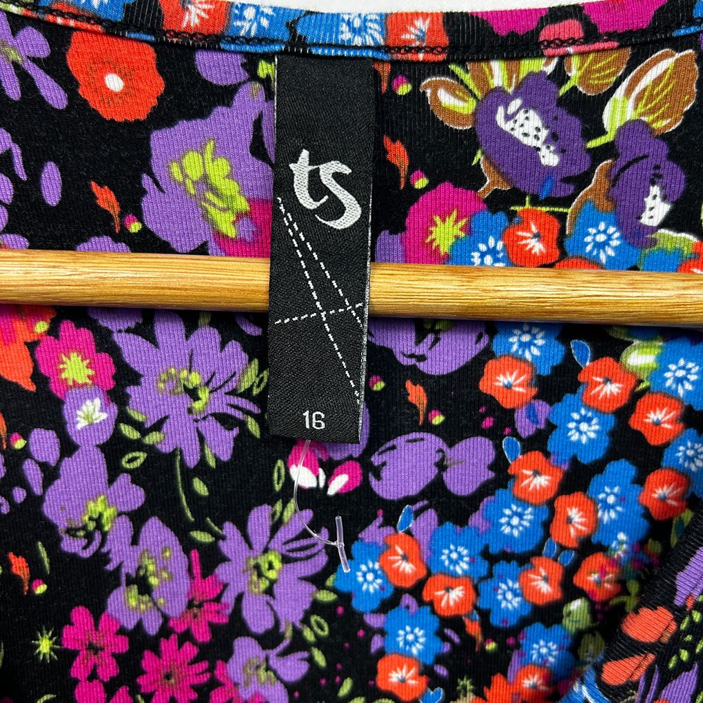 Taking Shape Black Floral Plus Size Top - Size 16