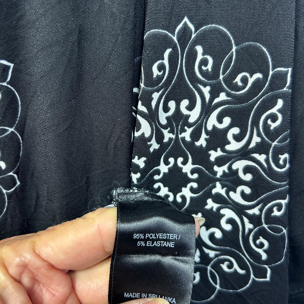 Taking Shape Black Print Tunic Top - Size 20/L