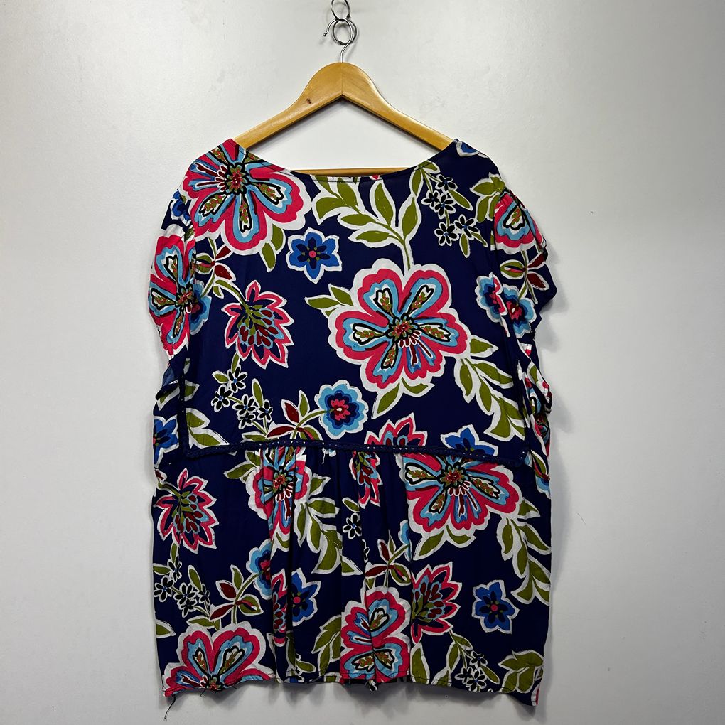 Navy Floral Top - Size 20/22